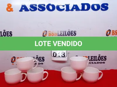 LOTE 013 - 06 XICARAS DE PORCELANA. (NO ESTADO) ATENÇÃO! FAZER A VISITAÇÃO ANTES DE ARREMATAR, NÃO SABEMOS SE FUNCIONA. LEILÃO NÃO TEM GARANTIA E NEM DEVOLUÇÃO, SUJEITO A POSSÍVEIS AVARIAS VISÍVEIS/OCULTAS E/OU AUSÊNCIA DE COMPONENTES.