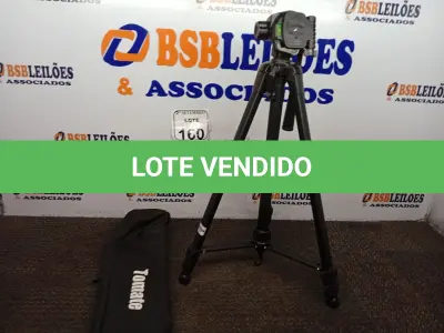 LOTE 160 - 01 TRIPÉ DE CÂMERA MARCA LUCACELL LCT-3016. (NO ESTADO) ATENÇÃO! FAZER A VISITAÇÃO ANTES DE ARREMATAR, NÃO SABEMOS SE FUNCIONA. LEILÃO NÃO TEM GARANTIA E NEM DEVOLUÇÃO, SUJEITO A POSSÍVEIS AVARIAS VISÍVEIS/OCULTAS E/OU AUSÊNCIA DE COMPONENTES.