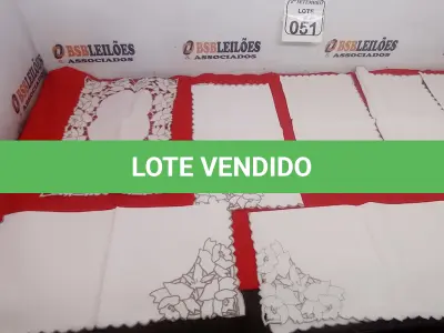 LOTE 051 - 07 GUARDANAPOS TRABALHADOS LINHO. (NO ESTADO) ATENÇÃO! FAZER A VISITAÇÃO ANTES DE ARREMATAR, NÃO SABEMOS SE FUNCIONA. LEILÃO NÃO TEM GARANTIA E NEM DEVOLUÇÃO, SUJEITO A POSSÍVEIS AVARIAS VISÍVEIS/OCULTAS E/OU AUSÊNCIA DE COMPONENTES.