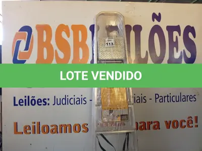LOTE 113 - 01 ESCADA ALUMINIO 06 DEGRAUS MAESTRO.  (NO ESTADO) ATENÇÃO! FAZER A VISITAÇÃO ANTES DE ARREMATAR, NÃO SABEMOS SE FUNCIONA. LEILÃO NÃO TEM GARANTIA E NEM DEVOLUÇÃO, SUJEITO A POSSÍVEIS AVARIAS VISÍVEIS/OCULTAS E/OU AUSÊNCIA DE COMPONENTES.