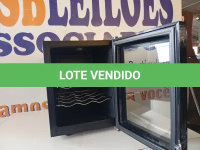 LOTE 105 - 01 CLIMATIZADOR PARA VINHOS MARCA DURABRAND 220V MODELO SC12A.  (NO ESTADO) ATENÇÃO! FAZER A VISITAÇÃO ANTES DE ARREMATAR, NÃO SABEMOS SE FUNCIONA. LEILÃO NÃO TEM GARANTIA E NEM DEVOLUÇÃO, SUJEITO A POSSÍVEIS AVARIAS VISÍVEIS/OCULTAS E/OU AUSÊNCIA DE COMPONENTES.