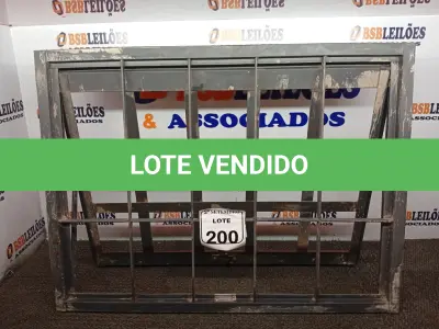 LOTE 200 - 01 JANELA VENEZIANA 80X60. (NO ESTADO) ATENÇÃO! FAZER A VISITAÇÃO ANTES DE ARREMATAR, NÃO SABEMOS SE FUNCIONA. LEILÃO NÃO TEM GARANTIA E NEM DEVOLUÇÃO, SUJEITO A POSSÍVEIS AVARIAS VISÍVEIS/OCULTAS E/OU AUSÊNCIA DE COMPONENTES.