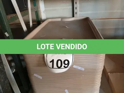 LOTE 109 - 01 LOTE COM DIVERSAS BANDEJAS, APROXIMADAMENTE 40. (NO ESTADO) ATENÇÃO! FAZER A VISITAÇÃO ANTES DE ARREMATAR, NÃO SABEMOS SE FUNCIONA. LEILÃO NÃO TEM GARANTIA E NEM DEVOLUÇÃO, SUJEITO A POSSÍVEIS AVARIAS VISÍVEIS/OCULTAS E/OU AUSÊNCIA DE COMPONENTES.