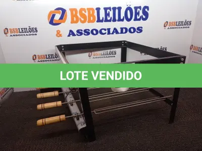 LOTE 079 - 01 ART GRILL CHURRASCO PLATINUM ELETRICO 4 ESPETOS ARTMILL. (NO ESTADO) ATENÇÃO! FAZER A VISITAÇÃO ANTES DE ARREMATAR, NÃO SABEMOS SE FUNCIONA. LEILÃO NÃO TEM GARANTIA E NEM DEVOLUÇÃO, SUJEITO A POSSÍVEIS AVARIAS VISÍVEIS/OCULTAS E/OU AUSÊNCIA DE COMPONENTES.