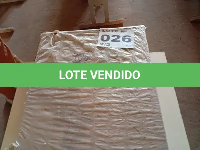 LOTE 026 - 01 – 01 ARMÁRIO DE COZINHA AMETISTA, 05 PORTAS E UMA GAVETA MARCA VALDEMÓVEIS COR CINAMONO-OFF WH. (NO ESTADO, NÃO SABEMOS SE FUNCIONA. LEILÃO NÃO TEM GARANTIA E NEM DEVOLUÇÃO, SUJEITO A POSSÍVEIS AVARIAS VISÍVEIS/OCULTAS E/OU