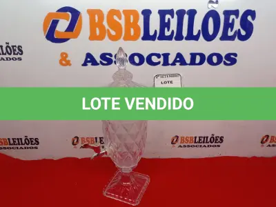 LOTE 032 - 01 SUQUEIRA DE VIDRO 05 LITROS. (NO ESTADO) ATENÇÃO! FAZER A VISITAÇÃO ANTES DE ARREMATAR, NÃO SABEMOS SE FUNCIONA. LEILÃO NÃO TEM GARANTIA E NEM DEVOLUÇÃO, SUJEITO A POSSÍVEIS AVARIAS VISÍVEIS/OCULTAS E/OU AUSÊNCIA DE COMPONENTES.
