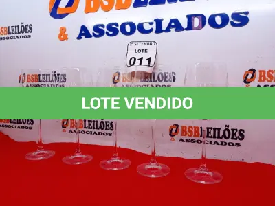 LOTE 011 - 05 TAÇAS DE VIDRO FINO. (NO ESTADO) ATENÇÃO! FAZER A VISITAÇÃO ANTES DE ARREMATAR, NÃO SABEMOS SE FUNCIONA. LEILÃO NÃO TEM GARANTIA E NEM DEVOLUÇÃO, SUJEITO A POSSÍVEIS AVARIAS VISÍVEIS/OCULTAS E/OU AUSÊNCIA DE COMPONENTES.