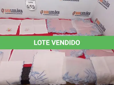 LOTE 058 - 01 JOGO AMERICANO C/ 05 GUARDANAPOS E 06 GUARDANAPOS LINHO PEQUENOS. (NO ESTADO) ATENÇÃO! FAZER A VISITAÇÃO ANTES DE ARREMATAR, NÃO SABEMOS SE FUNCIONA. LEILÃO NÃO TEM GARANTIA E NEM DEVOLUÇÃO, SUJEITO A POSSÍVEIS AVARIAS VISÍVEIS/OCULTAS E/OU AUSÊNCIA DE COMPONENTES.