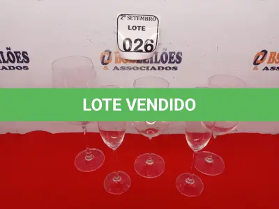 LOTE 026 - 05 TAÇAS DE TAMANHOS DIVERSOS. (NO ESTADO) ATENÇÃO! FAZER A VISITAÇÃO ANTES DE ARREMATAR, NÃO SABEMOS SE FUNCIONA. LEILÃO NÃO TEM GARANTIA E NEM DEVOLUÇÃO, SUJEITO A POSSÍVEIS AVARIAS VISÍVEIS/OCULTAS E/OU AUSÊNCIA DE COMPONENTES.