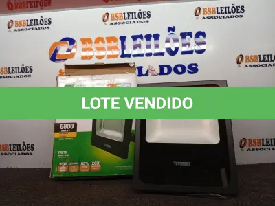 LOTE 134 - 01 REFLETORES TR LED 100W 3000K PRETO – TASHIBRA NOVO. (NO ESTADO) ATENÇÃO! FAZER A VISITAÇÃO ANTES DE ARREMATAR, NÃO SABEMOS SE FUNCIONA. LEILÃO NÃO TEM GARANTIA E NEM DEVOLUÇÃO, SUJEITO A POSSÍVEIS AVARIAS VISÍVEIS/OCULTAS E/OU AUSÊNCIA DE COMPONENTES.