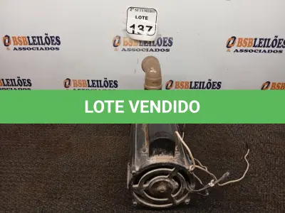 LOTE 137 - 01 MOTOR DE INDUÇÃO MONOFÁSICO DE GAIOLA. (NO ESTADO) ATENÇÃO! FAZER A VISITAÇÃO ANTES DE ARREMATAR, NÃO SABEMOS SE FUNCIONA. LEILÃO NÃO TEM GARANTIA E NEM DEVOLUÇÃO, SUJEITO A POSSÍVEIS AVARIAS VISÍVEIS/OCULTAS E/OU AUSÊNCIA DE COMPONENTES.