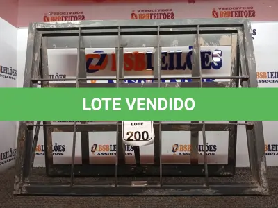LOTE 200 - 01 JANELA VENEZIANA 80X60. (NO ESTADO) ATENÇÃO! FAZER A VISITAÇÃO ANTES DE ARREMATAR, NÃO SABEMOS SE FUNCIONA. LEILÃO NÃO TEM GARANTIA E NEM DEVOLUÇÃO, SUJEITO A POSSÍVEIS AVARIAS VISÍVEIS/OCULTAS E/OU AUSÊNCIA DE COMPONENTES.