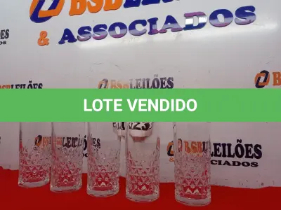 LOTE 023 - 05 COPOS DE VIDRO DIVERSOS. (NO ESTADO) ATENÇÃO! FAZER A VISITAÇÃO ANTES DE ARREMATAR, NÃO SABEMOS SE FUNCIONA. LEILÃO NÃO TEM GARANTIA E NEM DEVOLUÇÃO, SUJEITO A POSSÍVEIS AVARIAS VISÍVEIS/OCULTAS E/OU AUSÊNCIA DE COMPONENTES.
