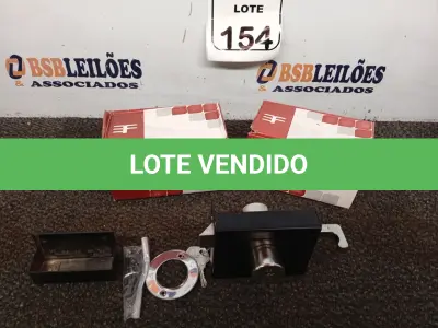 LOTE 154 - 02 FECHADURAS DE PORTÃO SOBREPOR 100 MM ZCR UN 3F. (NO ESTADO) ATENÇÃO! FAZER A VISITAÇÃO ANTES DE ARREMATAR, NÃO SABEMOS SE FUNCIONA. LEILÃO NÃO TEM GARANTIA E NEM DEVOLUÇÃO, SUJEITO A POSSÍVEIS AVARIAS VISÍVEIS/OCULTAS E/OU AUSÊNCIA DE COMPONENTES.