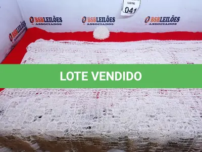 LOTE 041 - 01 TOALHA DE RENDA FILÉ COM 12 PORTA COPOS. (NO ESTADO) ATENÇÃO! FAZER A VISITAÇÃO ANTES DE ARREMATAR, NÃO SABEMOS SE FUNCIONA. LEILÃO NÃO TEM GARANTIA E NEM DEVOLUÇÃO, SUJEITO A POSSÍVEIS AVARIAS VISÍVEIS/OCULTAS E/OU AUSÊNCIA DE COMPONENTES.