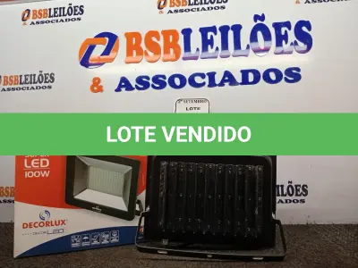 LOTE 112 - 01 REFLETOR DECORLED SUPERLED 220V 100W LUZ BRANCA - DECORLUX NOVO. (NO ESTADO) ATENÇÃO! FAZER A VISITAÇÃO ANTES DE ARREMATAR, NÃO SABEMOS SE FUNCIONA. LEILÃO NÃO TEM GARANTIA E NEM DEVOLUÇÃO, SUJEITO A POSSÍVEIS AVARIAS VISÍVEIS/OCULTAS E/OU AUSÊNCIA DE COMPONENTES.