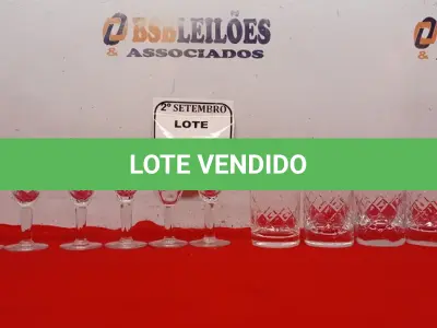 LOTE 062 - 01 JOGO DE CRISTAL COM 07 TAÇAS E 04 COPOS PARA LICOR. (NO ESTADO) ATENÇÃO! FAZER A VISITAÇÃO ANTES DE ARREMATAR, NÃO SABEMOS SE FUNCIONA. LEILÃO NÃO TEM GARANTIA E NEM DEVOLUÇÃO, SUJEITO A POSSÍVEIS AVARIAS VISÍVEIS/OCULTAS E/OU AUSÊNCIA DE COMPONENTES.