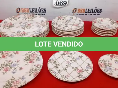 LOTE 069 - 06 PRATOS GRANDES, 06 PRATOS PEQUENOS E 06 PRATOS DE SOBREMESA FLORIDOS ALLEANZA. (NO ESTADO) ATENÇÃO! FAZER A VISITAÇÃO ANTES DE ARREMATAR, NÃO SABEMOS SE FUNCIONA. LEILÃO NÃO TEM GARANTIA E NEM DEVOLUÇÃO, SUJEITO A POSSÍVEIS AVARIAS VISÍVEIS/OCULTAS E/OU AUSÊNCIA DE COMPONENTES.
