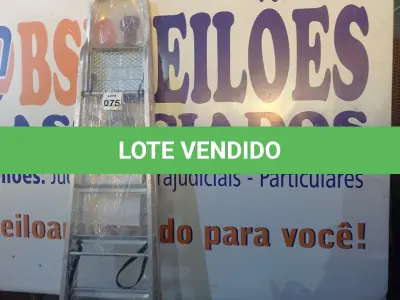 LOTE 075 - 01 ESCADA ALUMINIO 06 DEGRAUS MAESTRO.  (NO ESTADO) ATENÇÃO! FAZER A VISITAÇÃO ANTES DE ARREMATAR, NÃO SABEMOS SE FUNCIONA. LEILÃO NÃO TEM GARANTIA E NEM DEVOLUÇÃO, SUJEITO A POSSÍVEIS AVARIAS VISÍVEIS/OCULTAS E/OU AUSÊNCIA DE COMPONENTES.