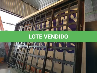 LOTE 150 - 01 JANELA VENEZIANA 2X1. (NO ESTADO) ATENÇÃO! FAZER A VISITAÇÃO ANTES DE ARREMATAR, NÃO SABEMOS SE FUNCIONA. LEILÃO NÃO TEM GARANTIA E NEM DEVOLUÇÃO, SUJEITO A POSSÍVEIS AVARIAS VISÍVEIS/OCULTAS E/OU AUSÊNCIA DE COMPONENTES.