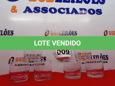 LOTE 009 - 06 COPOS DE VIDRO. (NO ESTADO) ATENÇÃO! FAZER A VISITAÇÃO ANTES DE ARREMATAR, NÃO SABEMOS SE FUNCIONA. LEILÃO NÃO TEM GARANTIA E NEM DEVOLUÇÃO, SUJEITO A POSSÍVEIS AVARIAS VISÍVEIS/OCULTAS E/OU AUSÊNCIA DE COMPONENTES.