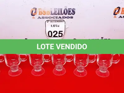 LOTE 025 - 06 COPOS PARA CAPUCCINO. (NO ESTADO) ATENÇÃO! FAZER A VISITAÇÃO ANTES DE ARREMATAR, NÃO SABEMOS SE FUNCIONA. LEILÃO NÃO TEM GARANTIA E NEM DEVOLUÇÃO, SUJEITO A POSSÍVEIS AVARIAS VISÍVEIS/OCULTAS E/OU AUSÊNCIA DE COMPONENTES.