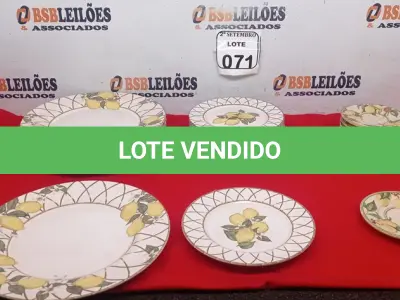 LOTE 071 - 06 PRATOS GRANDES, 06 PRATOS PEQUENOS E 06 PIRES LIMÕES. (NO ESTADO) ATENÇÃO! FAZER A VISITAÇÃO ANTES DE ARREMATAR, NÃO SABEMOS SE FUNCIONA. LEILÃO NÃO TEM GARANTIA E NEM DEVOLUÇÃO, SUJEITO A POSSÍVEIS AVARIAS VISÍVEIS/OCULTAS E/OU AUSÊNCIA DE COMPONENTES.