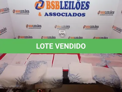 LOTE 058 - 01 JOGO AMERICANO C/ 05 GUARDANAPOS E 06 GUARDANAPOS LINHO PEQUENOS. (NO ESTADO) ATENÇÃO! FAZER A VISITAÇÃO ANTES DE ARREMATAR, NÃO SABEMOS SE FUNCIONA. LEILÃO NÃO TEM GARANTIA E NEM DEVOLUÇÃO, SUJEITO A POSSÍVEIS AVARIAS VISÍVEIS/OCULTAS E/OU AUSÊNCIA DE COMPONENTES.