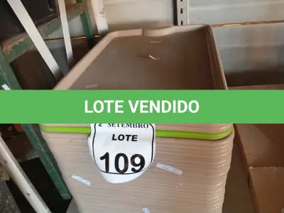 LOTE 109 - 01 LOTE COM DIVERSAS BANDEJAS, APROXIMADAMENTE 40. (NO ESTADO) ATENÇÃO! FAZER A VISITAÇÃO ANTES DE ARREMATAR, NÃO SABEMOS SE FUNCIONA. LEILÃO NÃO TEM GARANTIA E NEM DEVOLUÇÃO, SUJEITO A POSSÍVEIS AVARIAS VISÍVEIS/OCULTAS E/OU AUSÊNCIA DE COMPONENTES.
