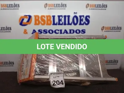LOTE 204 - 01 BANCO ESCADA DE ALUMÍNIO MARCA BTF. (NO ESTADO) ATENÇÃO! FAZER A VISITAÇÃO ANTES DE ARREMATAR, NÃO SABEMOS SE FUNCIONA. LEILÃO NÃO TEM GARANTIA E NEM DEVOLUÇÃO, SUJEITO A POSSÍVEIS AVARIAS VISÍVEIS/OCULTAS E/OU AUSÊNCIA DE COMPONENTES.