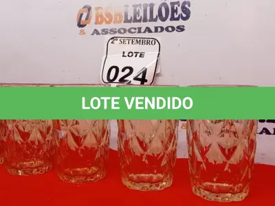 LOTE 024 - 05 COPOS DE VIDRO. (NO ESTADO) ATENÇÃO! FAZER A VISITAÇÃO ANTES DE ARREMATAR, NÃO SABEMOS SE FUNCIONA. LEILÃO NÃO TEM GARANTIA E NEM DEVOLUÇÃO, SUJEITO A POSSÍVEIS AVARIAS VISÍVEIS/OCULTAS E/OU AUSÊNCIA DE COMPONENTES.