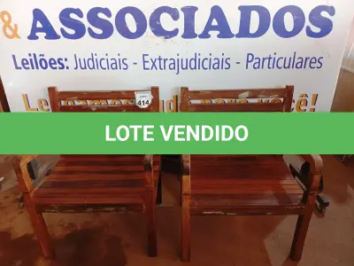 LOTE 414 - 01 CONJUNTO DE SOFÁ PARA JARDIM EM MADEIRA COM 3 PEÇAS (NO ESTADO) ATENÇÃO! FAZER A VISITAÇÃO ANTES DE ARREMATAR, NÃO SABEMOS SE FUNCIONA. LEILÃO NÃO TEM GARANTIA E NEM DEVOLUÇÃO, SUJEITO A POSSÍVEIS AVARIAS VISÍVEIS/OCULTAS E/OU AUSÊNCIA DE COMPONENTES.