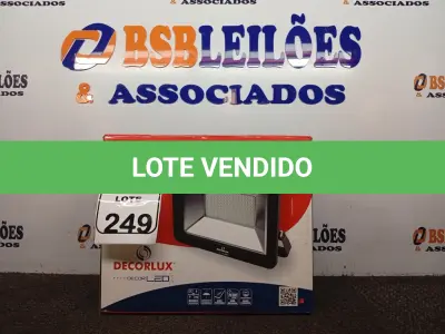 LOTE 249 - 01REFLETOR DECORLED SUPERLED 220V 150W LUZ BRANCA. (NO ESTADO) ATENÇÃO! FAZER A VISITAÇÃO ANTES DE ARREMATAR, NÃO SABEMOS SE FUNCIONA. LEILÃO NÃO TEM GARANTIA E NEM DEVOLUÇÃO, SUJEITO A POSSÍVEIS AVARIAS VISÍVEIS/OCULTAS E/OU AUSÊNCIA DE COMPONENTES.