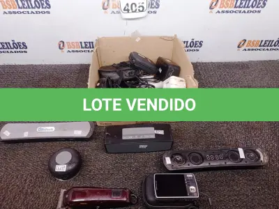 LOTE 405 - 01 LOTE COM ELETRÔNICOS DIVERSOS. (NO ESTADO) ATENÇÃO! FAZER A VISITAÇÃO ANTES DE ARREMATAR, NÃO SABEMOS SE FUNCIONA. LEILÃO NÃO TEM GARANTIA E NEM DEVOLUÇÃO, SUJEITO A POSSÍVEIS AVARIAS VISÍVEIS/OCULTAS E/OU AUSÊNCIA DE COMPONENTES.