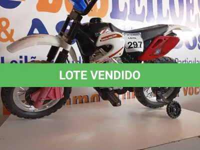 LOTE 297 - 01 MINI MOTO ELÉTRICA. (NO ESTADO) ATENÇÃO! FAZER A VISITAÇÃO ANTES DE ARREMATAR, NÃO SABEMOS SE FUNCIONA. LEILÃO NÃO TEM GARANTIA E NEM DEVOLUÇÃO, SUJEITO A POSSÍVEIS AVARIAS VISÍVEIS/OCULTAS E/OU AUSÊNCIA DE COMPONENTES.
