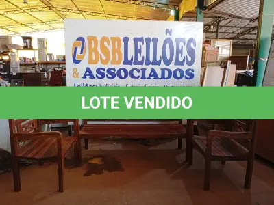 LOTE 414 - 01 CONJUNTO DE SOFÁ PARA JARDIM EM MADEIRA COM 3 PEÇAS (NO ESTADO) ATENÇÃO! FAZER A VISITAÇÃO ANTES DE ARREMATAR, NÃO SABEMOS SE FUNCIONA. LEILÃO NÃO TEM GARANTIA E NEM DEVOLUÇÃO, SUJEITO A POSSÍVEIS AVARIAS VISÍVEIS/OCULTAS E/OU AUSÊNCIA DE COMPONENTES.