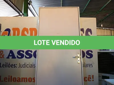 LOTE 510 - 01 PORTA DURAPLAC BRANCA APD 085X215 DIR REQ12 HAIALA NOVO. (NO ESTADO) ATENÇÃO! FAZER A VISITAÇÃO ANTES DE ARREMATAR, NÃO SABEMOS SE FUNCIONA. LEILÃO NÃO TEM GARANTIA E NEM DEVOLUÇÃO, SUJEITO A POSSÍVEIS AVARIAS VISÍVEIS/OCULTAS E/OU AUSÊNCIA DE COMPONENTES.