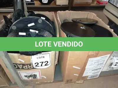 LOTE 272 - 01 LOTE COM GRANDE QUANTIDADE DE PÉS PARA MONITORES. (NO ESTADO) ATENÇÃO! FAZER A VISITAÇÃO ANTES DE ARREMATAR, NÃO SABEMOS SE FUNCIONA. LEILÃO NÃO TEM GARANTIA E NEM DEVOLUÇÃO, SUJEITO A POSSÍVEIS AVARIAS VISÍVEIS/OCULTAS E/OU AUSÊNCIA DE COMPONENTES.
