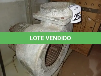 LOTE 263 - 01 CENTRIFUGA BLOWER COM MOTOR ELÉTRICO. (NO ESTADO) ATENÇÃO! FAZER A VISITAÇÃO ANTES DE ARREMATAR, NÃO SABEMOS SE FUNCIONA. LEILÃO NÃO TEM GARANTIA E NEM DEVOLUÇÃO, SUJEITO A POSSÍVEIS AVARIAS VISÍVEIS/OCULTAS E/OU AUSÊNCIA DE COMPONENTES.