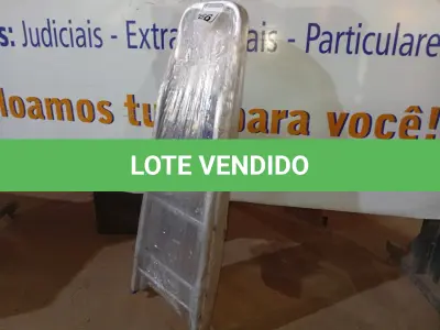 LOTE 266 - 01 ESCADA ALUMINIO 03 DEGRAUS PRIMA SBA.(NO ESTADO) ATENÇÃO! FAZER A VISITAÇÃO ANTES DE ARREMATAR, NÃO SABEMOS SE FUNCIONA. LEILÃO NÃO TEM GARANTIA E NEM DEVOLUÇÃO, SUJEITO A POSSÍVEIS AVARIAS VISÍVEIS/OCULTAS E/OU AUSÊNCIA DE COMPONENTES.
