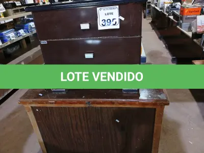 LOTE 395 - 01 BAÚ EM MADEIRA E 01 GAVETEIRO EM MDF. (NO ESTADO) ATENÇÃO! FAZER A VISITAÇÃO ANTES DE ARREMATAR, NÃO SABEMOS SE FUNCIONA. LEILÃO NÃO TEM GARANTIA E NEM DEVOLUÇÃO, SUJEITO A POSSÍVEIS AVARIAS VISÍVEIS/OCULTAS E/OU AUSÊNCIA DE COMPONENTES.