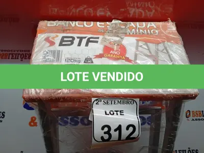 LOTE 312 - 01 BANCO ESCADA DE ALUMÍNIO MARCA BTF. (NO ESTADO) ATENÇÃO! FAZER A VISITAÇÃO ANTES DE ARREMATAR, NÃO SABEMOS SE FUNCIONA. LEILÃO NÃO TEM GARANTIA E NEM DEVOLUÇÃO, SUJEITO A POSSÍVEIS AVARIAS VISÍVEIS/OCULTAS E/OU AUSÊNCIA DE COMPONENTES.