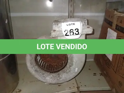 LOTE 263 - 01 CENTRIFUGA BLOWER COM MOTOR ELÉTRICO. (NO ESTADO) ATENÇÃO! FAZER A VISITAÇÃO ANTES DE ARREMATAR, NÃO SABEMOS SE FUNCIONA. LEILÃO NÃO TEM GARANTIA E NEM DEVOLUÇÃO, SUJEITO A POSSÍVEIS AVARIAS VISÍVEIS/OCULTAS E/OU AUSÊNCIA DE COMPONENTES.
