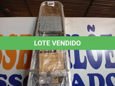 LOTE 285 - 01 ESCADA ALUMINIO 05 DEGRAUS MAESTRO. (NO ESTADO) ATENÇÃO! FAZER A VISITAÇÃO ANTES DE ARREMATAR, NÃO SABEMOS SE FUNCIONA. LEILÃO NÃO TEM GARANTIA E NEM DEVOLUÇÃO, SUJEITO A POSSÍVEIS AVARIAS VISÍVEIS/OCULTAS E/OU AUSÊNCIA DE COMPONENTES.