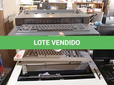 LOTE 391 - 04 MÁQUINAS DE ESCREVER ELÉTRICAS MARCAS E MODELOS DIVERSOS. (NO ESTADO) ATENÇÃO! FAZER A VISITAÇÃO ANTES DE ARREMATAR, NÃO SABEMOS SE FUNCIONA. LEILÃO NÃO TEM GARANTIA E NEM DEVOLUÇÃO, SUJEITO A POSSÍVEIS AVARIAS VISÍVEIS/OCULTAS E/OU AUSÊNCIA DE COMPONENTES.
