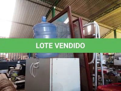 LOTE 458 - 01 CAMA DOBRÁVEL, 01 TÁBUA DE PASSAR, 03 QUADROS, 01 ARMÁRIO BAIXO 02 PORTAS E 01 GALÃO. (NO ESTADO) ATENÇÃO! FAZER A VISITAÇÃO ANTES DE ARREMATAR, NÃO SABEMOS SE FUNCIONA. LEILÃO NÃO TEM GARANTIA E NEM DEVOLUÇÃO, SUJEITO A POSSÍVEIS AVARIAS VISÍVEIS/OCULTAS E/OU AUSÊNCIA DE COMPONENTES.