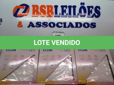 LOTE 432 - 05 LUMINÁRIAS DE LED QUADRADA DE SOBREPOR ELGIN. (NO ESTADO) ATENÇÃO! FAZER A VISITAÇÃO ANTES DE ARREMATAR, NÃO SABEMOS SE FUNCIONA. LEILÃO NÃO TEM GARANTIA E NEM DEVOLUÇÃO, SUJEITO A POSSÍVEIS AVARIAS VISÍVEIS/OCULTAS E/OU AUSÊNCIA DE COMPONENTES.