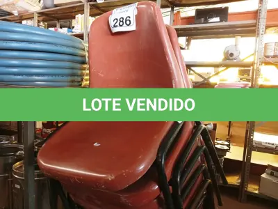 LOTE 286 - 08 CADEIRAS MARROM DE PLÁSTICO COM BASE DE FERRO. (NO ESTADO) ATENÇÃO! FAZER A VISITAÇÃO ANTES DE ARREMATAR, NÃO SABEMOS SE FUNCIONA. LEILÃO NÃO TEM GARANTIA E NEM DEVOLUÇÃO, SUJEITO A POSSÍVEIS AVARIAS VISÍVEIS/OCULTAS E/OU AUSÊNCIA DE COMPONENTES.