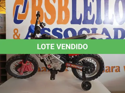 LOTE 297 - 01 MINI MOTO ELÉTRICA. (NO ESTADO) ATENÇÃO! FAZER A VISITAÇÃO ANTES DE ARREMATAR, NÃO SABEMOS SE FUNCIONA. LEILÃO NÃO TEM GARANTIA E NEM DEVOLUÇÃO, SUJEITO A POSSÍVEIS AVARIAS VISÍVEIS/OCULTAS E/OU AUSÊNCIA DE COMPONENTES.