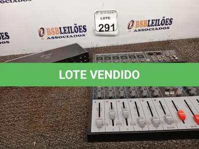 LOTE 291 - 01 MESA DE SOM MS602 UX PARA A RETIRADA DE PEÇAS E 01 RECEPTOR DE ÁUDIO PARA MICROFONES U-PHORIA UMC404HD. (NO ESTADO) ATENÇÃO! FAZER A VISITAÇÃO ANTES DE ARREMATAR, NÃO SABEMOS SE FUNCIONA. LEILÃO NÃO TEM GARANTIA E NEM DEVOLUÇÃO, SUJEITO A POSSÍVEIS AVARIAS VISÍVEIS/OCULTAS E/OU AUSÊNCIA DE COMPONENTES.
